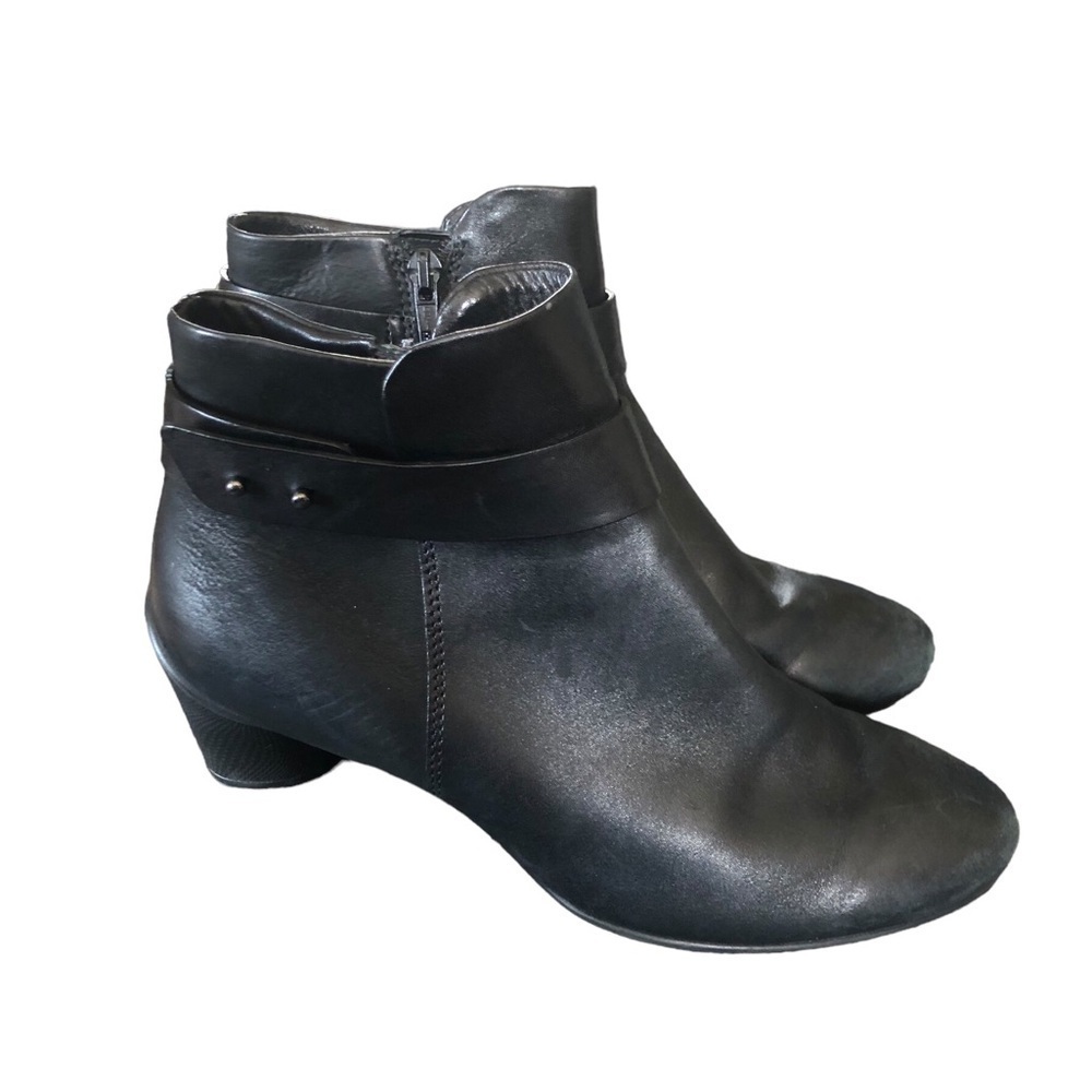 ECCO Sculptured 45 Ankle Bootie 6-6.5 Butter Soft Leather Black Dark Acadamia